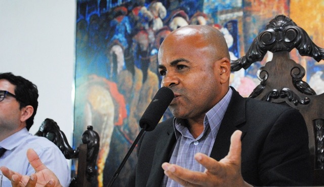 Nunes Coelho realiza audiência pública sobre transporte complementar em Taubaté