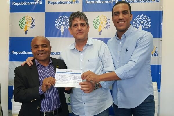 Nunes Coelho abona filiação de Alexandre Magno ao Republicanos Taubaté