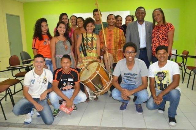 Ossesio Silva realiza palestra para estudantes no Recife