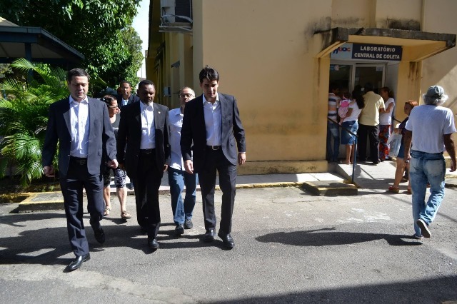 ossesio-silva-prb-saida-para-crise-do-hospital-universitario-oswaldo-cruz-foto-ascom-18-08-15-01