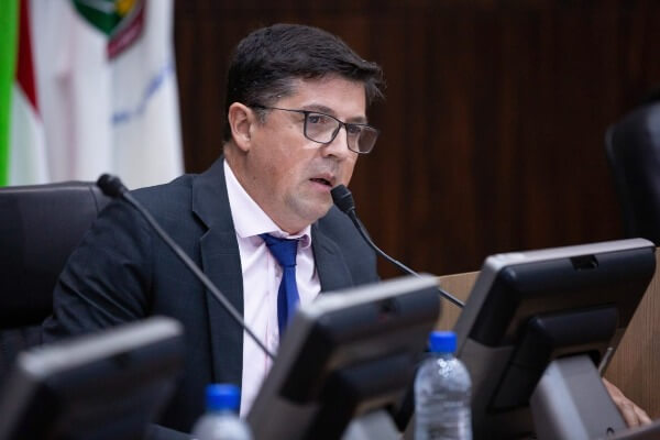 Projeto garante acesso a medicamentos no SUS prescrito com receita particular