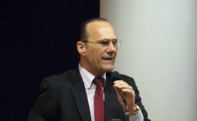 Câmara aprova projeto de Ricardo Fonseca que exige adaptação de praças para crianças especiais em Serra