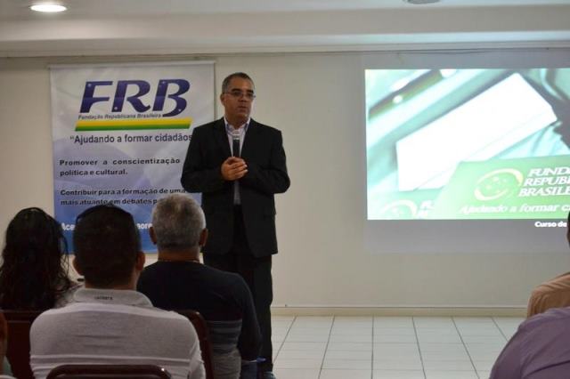 Pela primeira vez em Alagoas, FRB promove Curso de Política