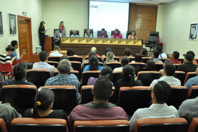 O encontro debateu os desafios da mulher no mercado de trabalho.
