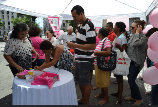 PRB Mulher Pernambuco promove ação pelo Outubro Rosa em Recife