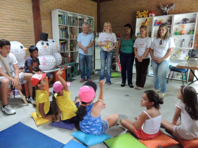 Prefeita Ana Karin abre Bosque Municipal para colônia de férias em Cruzeiro