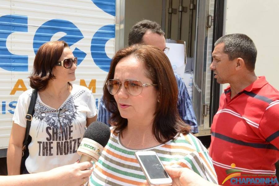 Ducilene Belezinha cobra explicações sobre paralisação de obra