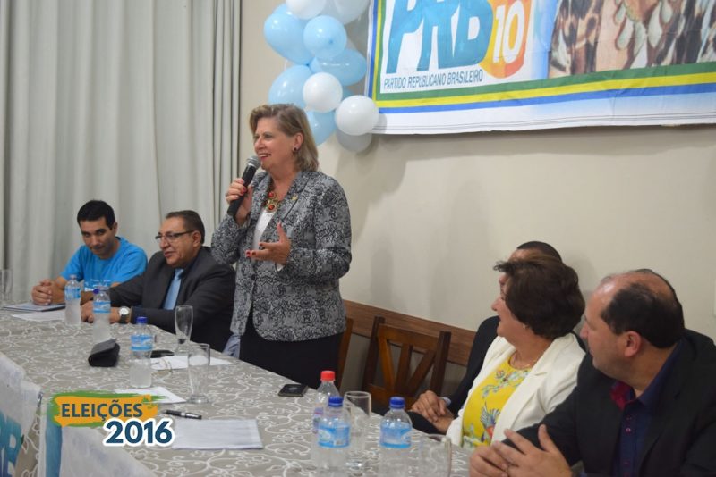 Carlos Gomes anuncia professora Luli como pré-candidata à Prefeitura de Carazinho