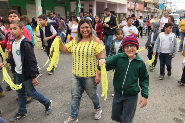 Professora Rose participa de caminhada contra a exploração sexual de menores em SP