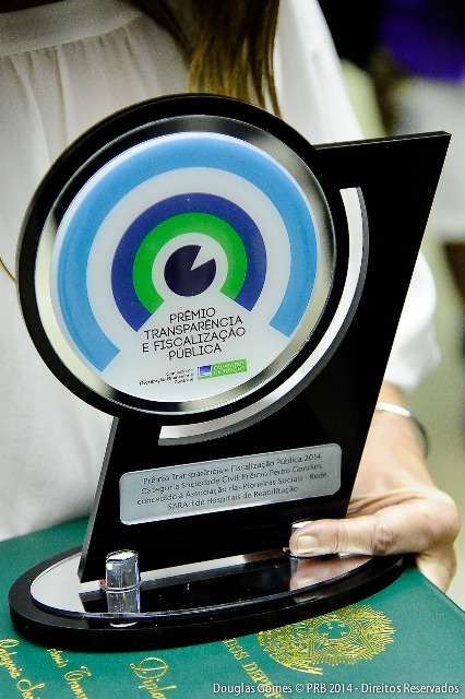 rede-sarah-de-hospitais-recebe-premio-transparencia-e-fiscalizacao-publica-2014-foto-douglasgomes-09-12-14-03