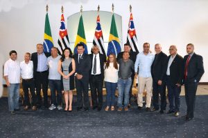 Renata Sene e governador assinam convênio de retomada da estação de trens