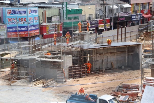 Renata Sene debate andamento das obras de estação de trem em Francisco Morato