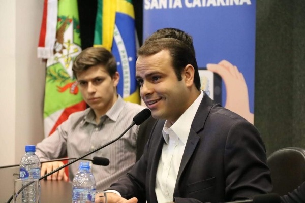 Jovens Republicanos empossa novo secretário em SC