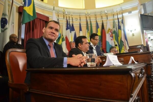 Niterói aprova mandato participativo e popular de Ricardo Evangelista