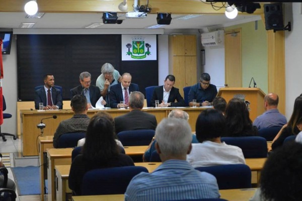 Ricardo Silva promove debate sobre reforma trabalhista e crise econômica