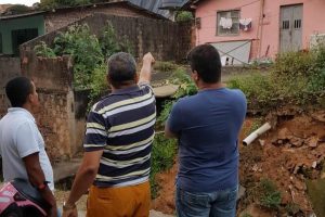 Rinaldo Junior alerta sobre risco de deslizamento de barreiras no Recife