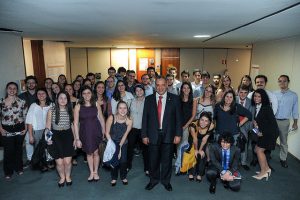 roberto-alves-prb-acompanha-visita-de-alunos-da-fgvsp-camara-dos-deputados-foto-douglas-gomes-12-05-17-01