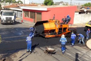 Roberto Alves assegura recursos para o asfaltamento de ruas em Guariba (SP)