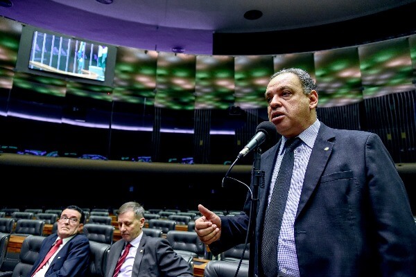 Auxílio de R$ 600: população precisa ser bem informada, alerta Roberto Alves