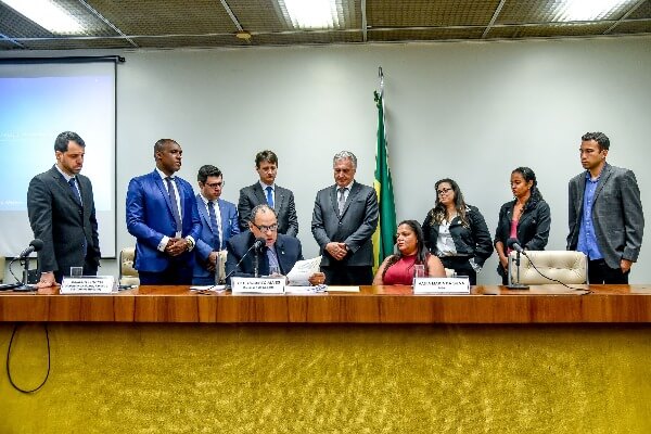 Frente Parlamentar completa cinco anos de atividades em defesa da infância