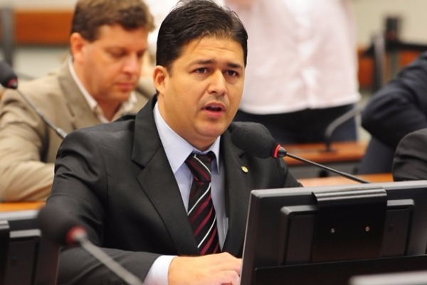 Comissão aprova proposta de Roberto Sales que revitaliza unidades da Embrapa