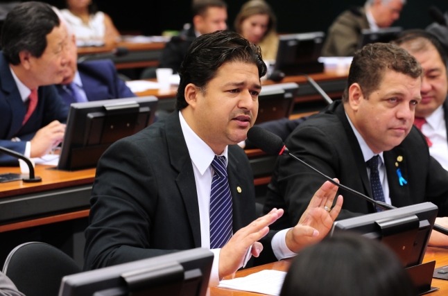 Roberto Sales quer inclusão de Macaé e São Gonçalo no estudo de campo para controle do Aedes aegypti