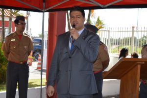 roberto-sales-prb-recebe-diploma-do-amigo-do-corpo-de-bombeiros-em-araruama-foto-cedida-18-05-17-02