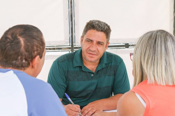 Bairro Alvorada recebe Gabinete Itinerante de Robson Magela