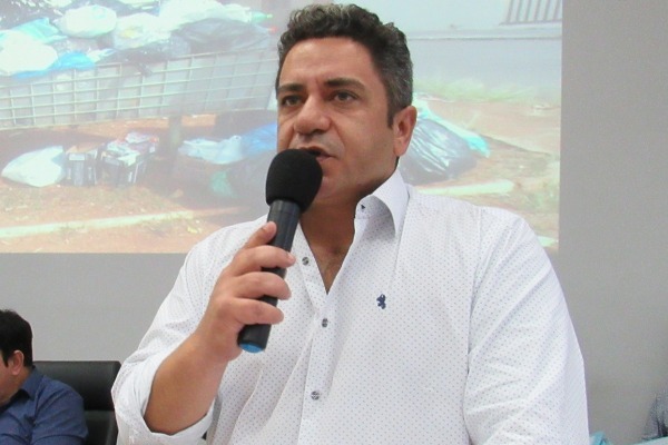 Robson Magela pede a regularização da coleta de lixo em Araxá (MG)