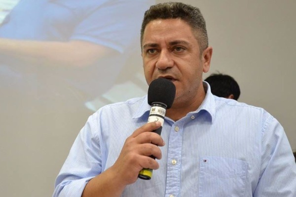 Lei que garante passe livre para acompanhantes de pessoas com deficiência em Araxá (MG)