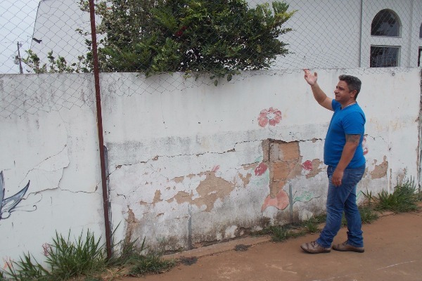 Robson Magela pede reforma urgente em escola infantil de Araxá (MG)