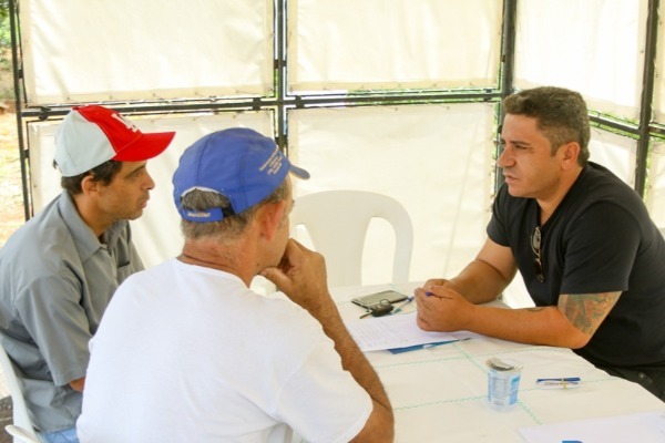 Parque das Flores recebeu o Gabinete Itinerante do vereador Robson Magela