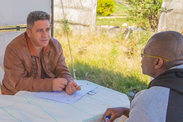 Robson Magela conversa com moradores dos bairros Abolição e Aeroporto