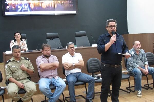Fórum comunitário debate situação de taxistas em Araxá 