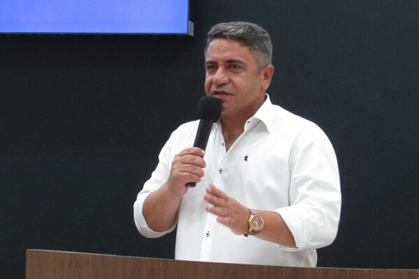 Robson Magela afirma que administração de Araxá faz campanha antecipada