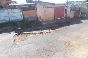 robson-magela-vereador-prb-araxa-mg-apresenta-reivindicacoes-gabinete-itinerante-foto-ascom-08-06-2017-03