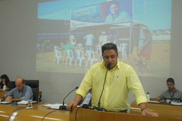 Robson Magela apresenta reivindicações do Gabinete Itinerante em Araxá