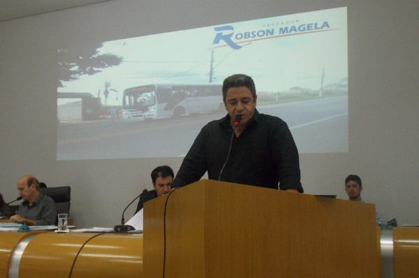 Projeto garante passe livre para acompanhantes de pessoas com deficiência em Araxá