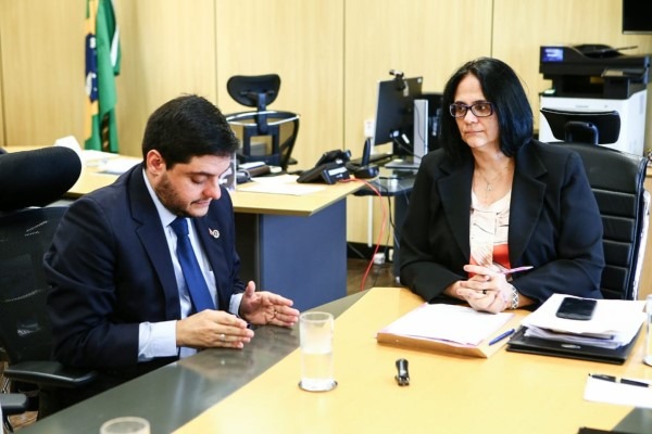 Delmasso pede ampliação de projeto que resgata vítimas de abuso à ministra Damares