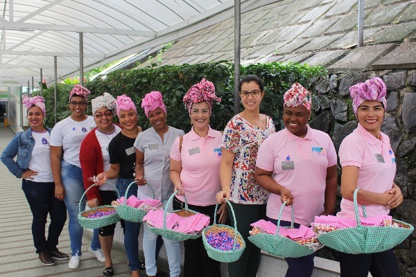 PRB Mulher Salvador realiza ação social com pacientes em tratamento de câncer