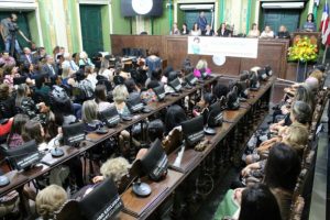 Rogéria Santos promove sessão em homenagem às mulheres do Senac Bahia