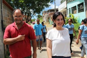 Rogéria Santos solicita asfaltamento para bairro de Salvador