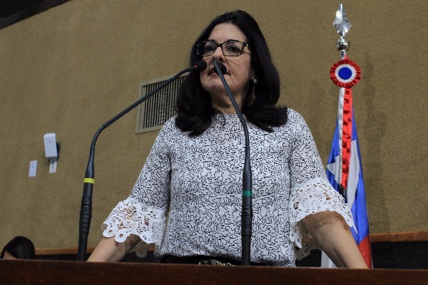 Rogéria Santos participa de sessão em comemoração aos 27 anos do ECA