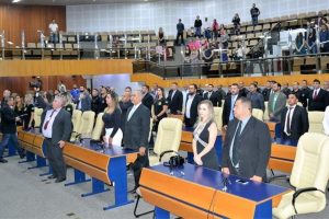 Rogério Cruz homenageia agentes penitenciários em Goiânia