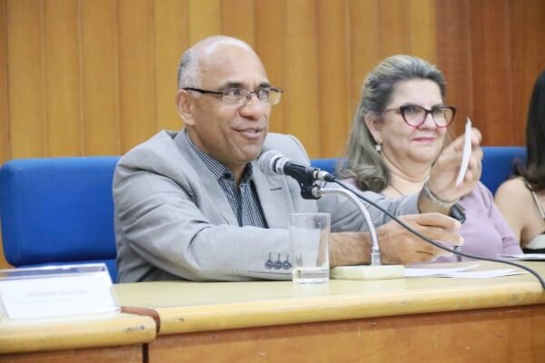 Direitos de alunos com deficiências foi tema de audiência em Goiânia