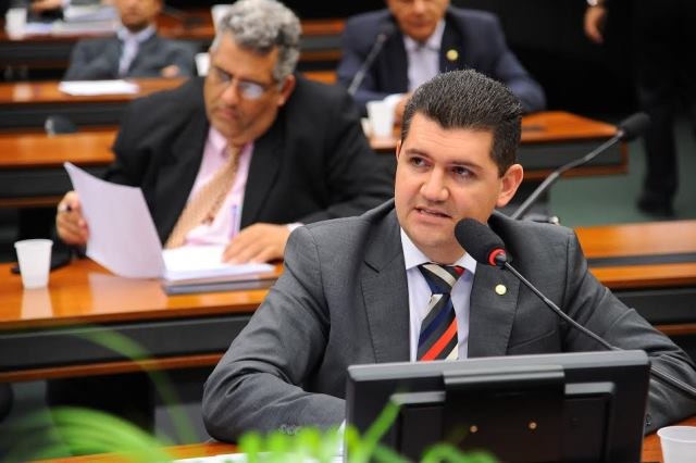 Ronaldo Martins debate problemas operacionais da ABIN com servidores