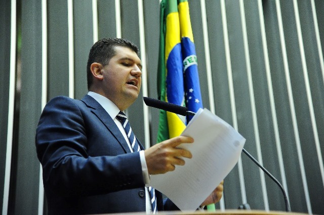 ronaldo-martins-prb-quer-descontar-gastos-educacionais-com-fies-no-imposto-de-renda-foto-douglas-gomes-09-11-15