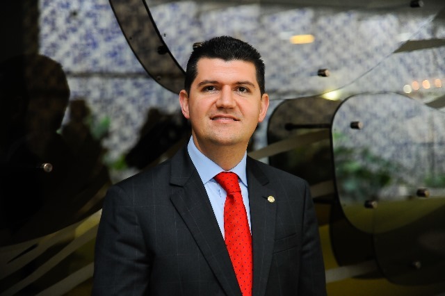 Ronaldo Martins é o único deputado federal cearense que compareceu a todas as sessões