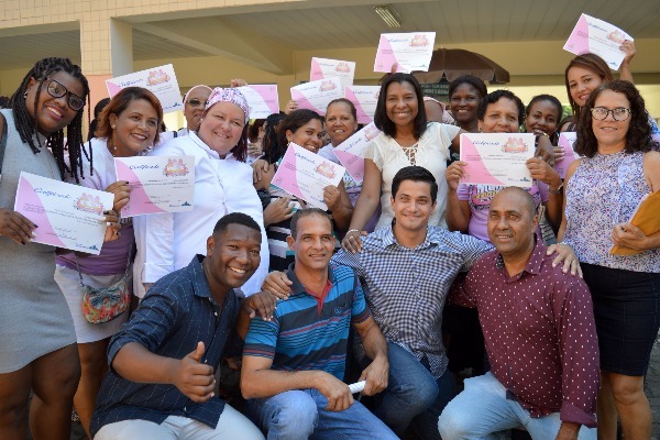 Rosangela Gomes prestigia conclusão de curso de qualificação em Nova Iguaçu (RJ)