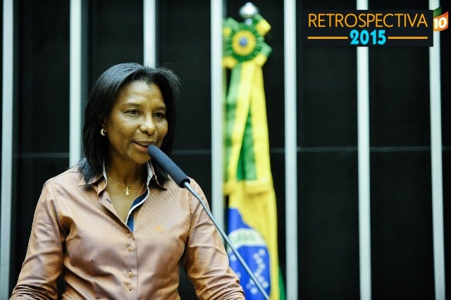 Construção de hospital, CPI da violência contra jovens negros e outros temas marcam primeiro ano de mandato de Rosangela Gomes em Brasília